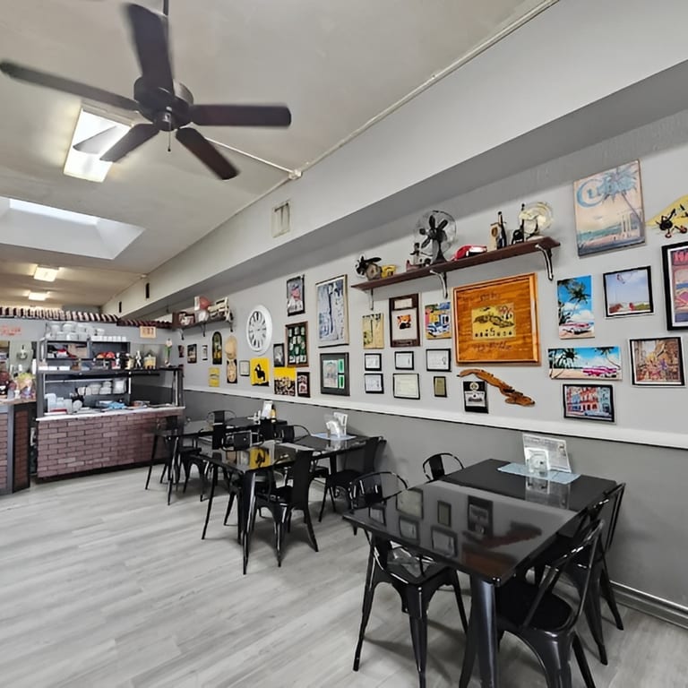 Fast Casual Dining, Everyone Welcome